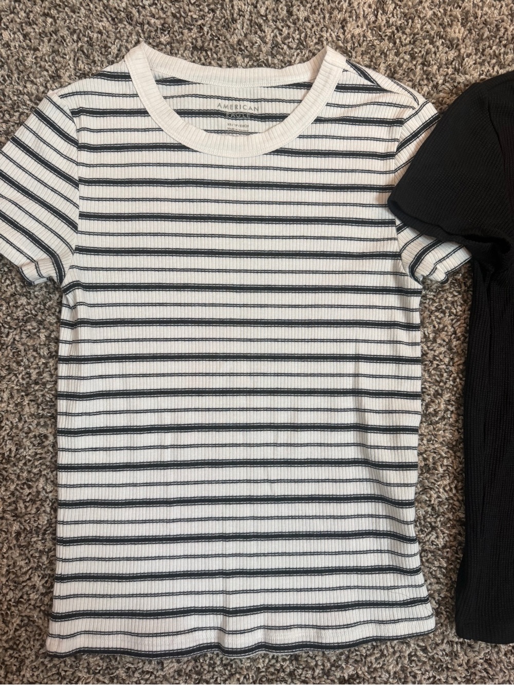 2 American Eagle Knit XS Women’s Shirts